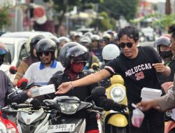 Hari ke 10 Ramadan, Subdit V Intelkam Polda Malut Bagi Ratusan Paket Takjil Kepada Masyarakat