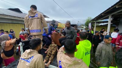 Polres Halmahera Selatan Evakuasi Warga Terdampak Banjir