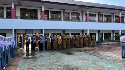 Lakukan Police Goes to School, Wakasat Lantas Polresta Tidore jadi Pembina Upacara di SMA Negeri 3