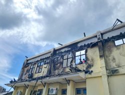 Polres Ternate dan Labfor Polda Sulut Olah TKP Terbakarnya Gedung Asrama Haji Ternate