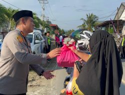 Polres Halmahera Timur bersama Bhayangkari Berbagi Takjil di Bulan Ramadan
