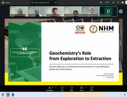 Superintendent NHM Kupas Peran Geokimia dari Eksplorasi hingga Ekstraksi dalam Webinar MGEI-SC UNG
