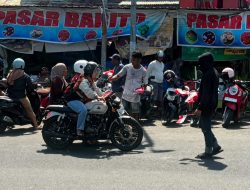 Sambut HUT ke-81 RI, ISSAP Kota Ternate Bagi Bendera Merah Putih di Area Terminal Gamalama