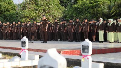 Memperingati Hari Lahir ke-80 Kejaksaan, Kejati Maluku Utara Gelar Upacara di TMP