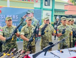 Kodam XV/Pattimura Menerima Penyerahan Sukarela 75 Pucuk Senjata Api hingga Bahan Peledak dari Masyarakat