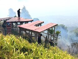 Pemadaman Kebakaran di Taman Love Ternate Dilakukan secara Manual, Tidak Ada Korban Jiwa