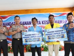 Polda Maluku Utara Berikan Beasiswa kepada 106 Mahasiswa Berprestasi dan Kurang Mampu